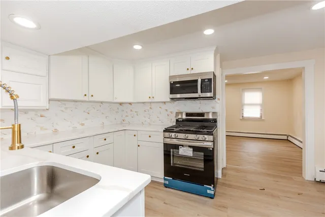 $389,900 | 30 Bear Hill Road, Cumberland, RI 02864