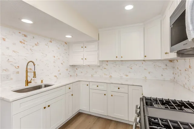 $389,900 | 30 Bear Hill Road, Cumberland, RI 02864