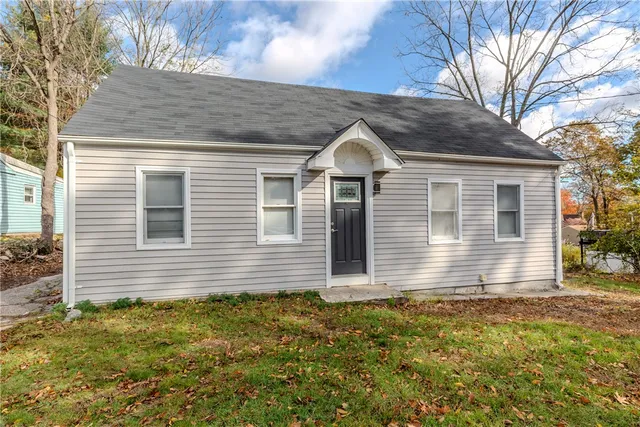 $389,900 | 30 Bear Hill Road, Cumberland, RI 02864