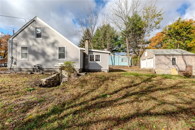 $389,900 | 30 Bear Hill Road, Cumberland, RI 02864