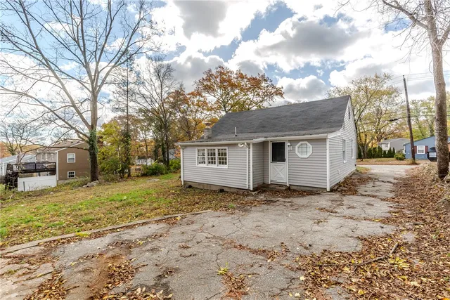 $389,900 | 30 Bear Hill Road, Cumberland, RI 02864