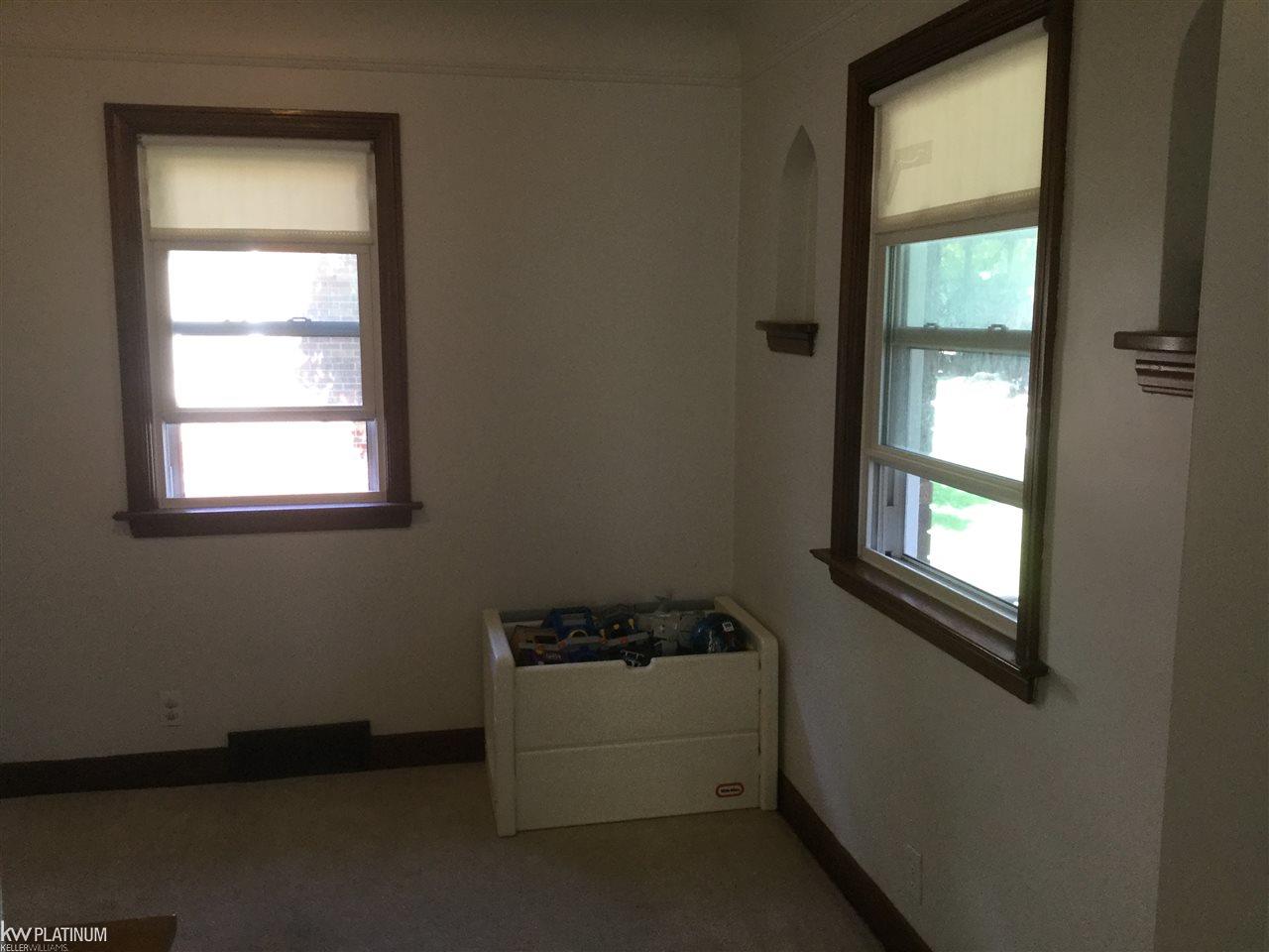 96 Riverside Drive Mount Clemens, MI 48043 - Photo 14 of 35 DINING ROOM