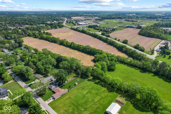 $1,499,999 | 460 East Madison Avenue, Pendleton, IN 46064