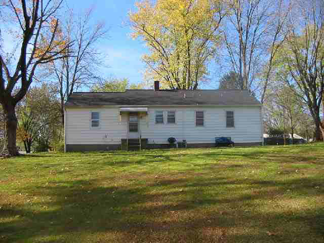 1902 McDowell Road Vincennes, IN 47591 - Photo 2 of 7 Gallery Image 2