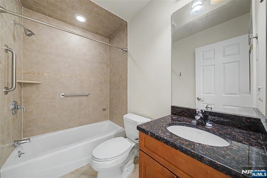 58 Kinderkamack Road, Unit 22 Emerson, NJ 07630 - Photo 13 of 24