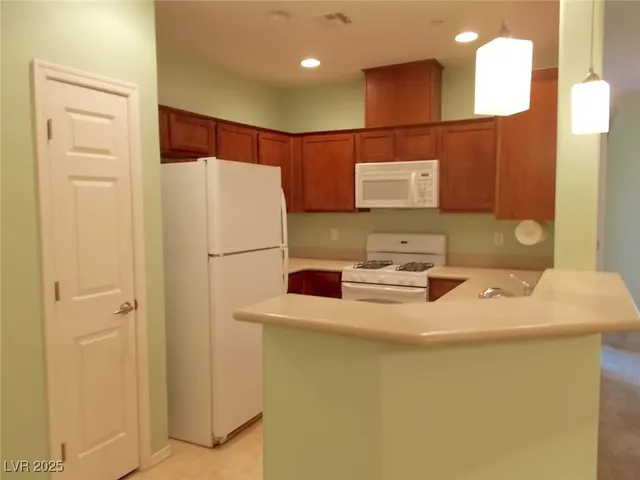 $1,750 | 6868 Sky Pointe Drive, Unit 2102, Las Vegas, NV 89131