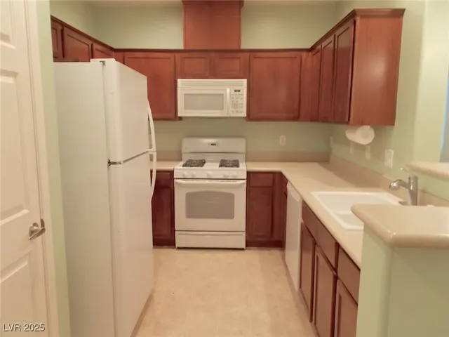 $1,750 | 6868 Sky Pointe Drive, Unit 2102, Las Vegas, NV 89131