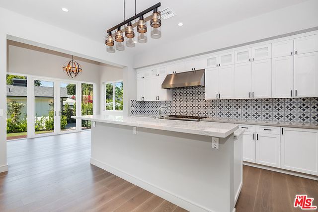 $12,500 | 4963 Clybourn Avenue, North Hollywood, CA 91601