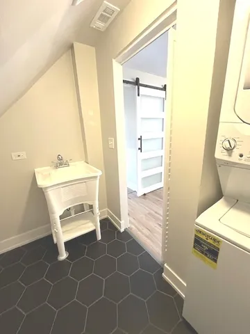 $3,850 | 1943 North Winchester Avenue, Unit 2F, Chicago, IL 60622