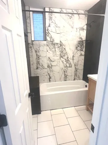 $3,850 | 1943 North Winchester Avenue, Unit 2F, Chicago, IL 60622