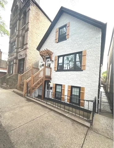 $3,850 | 1943 North Winchester Avenue, Unit 2F, Chicago, IL 60622