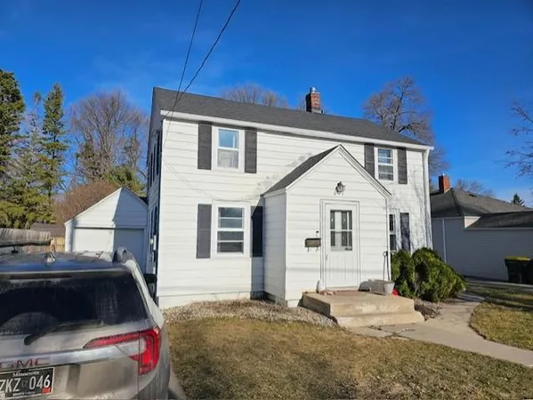 $210,000 | 611 11th Street Southwest, Willmar, MN 56201