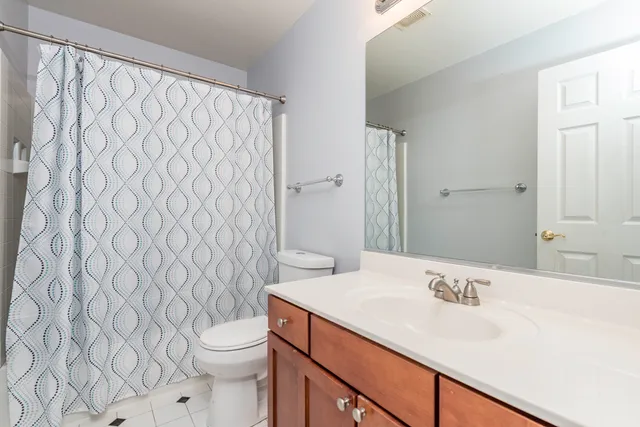 $289,900 | 367 North Carlisle Court, Round Lake, IL 60073