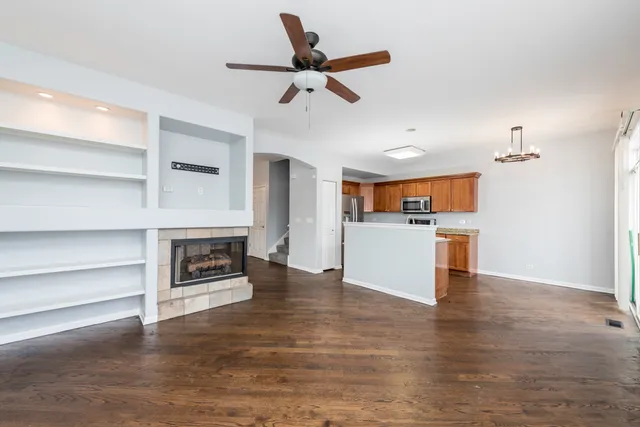 $289,900 | 367 North Carlisle Court, Round Lake, IL 60073