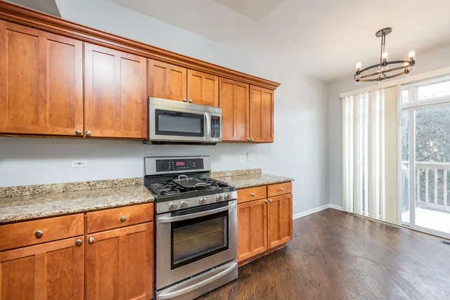 $289,900 | 367 North Carlisle Court, Round Lake, IL 60073