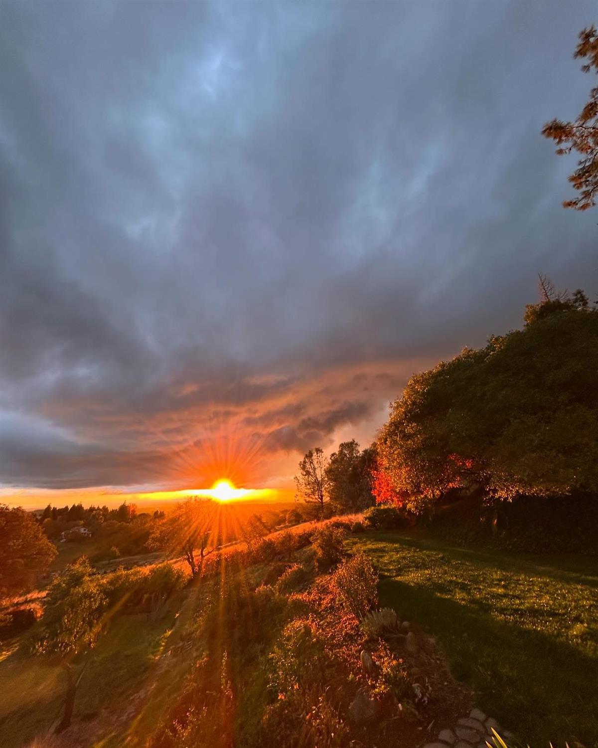 10100 Indian Hill Road Newcastle, CA 95658 - Photo 2 of 41 a view of an ocean