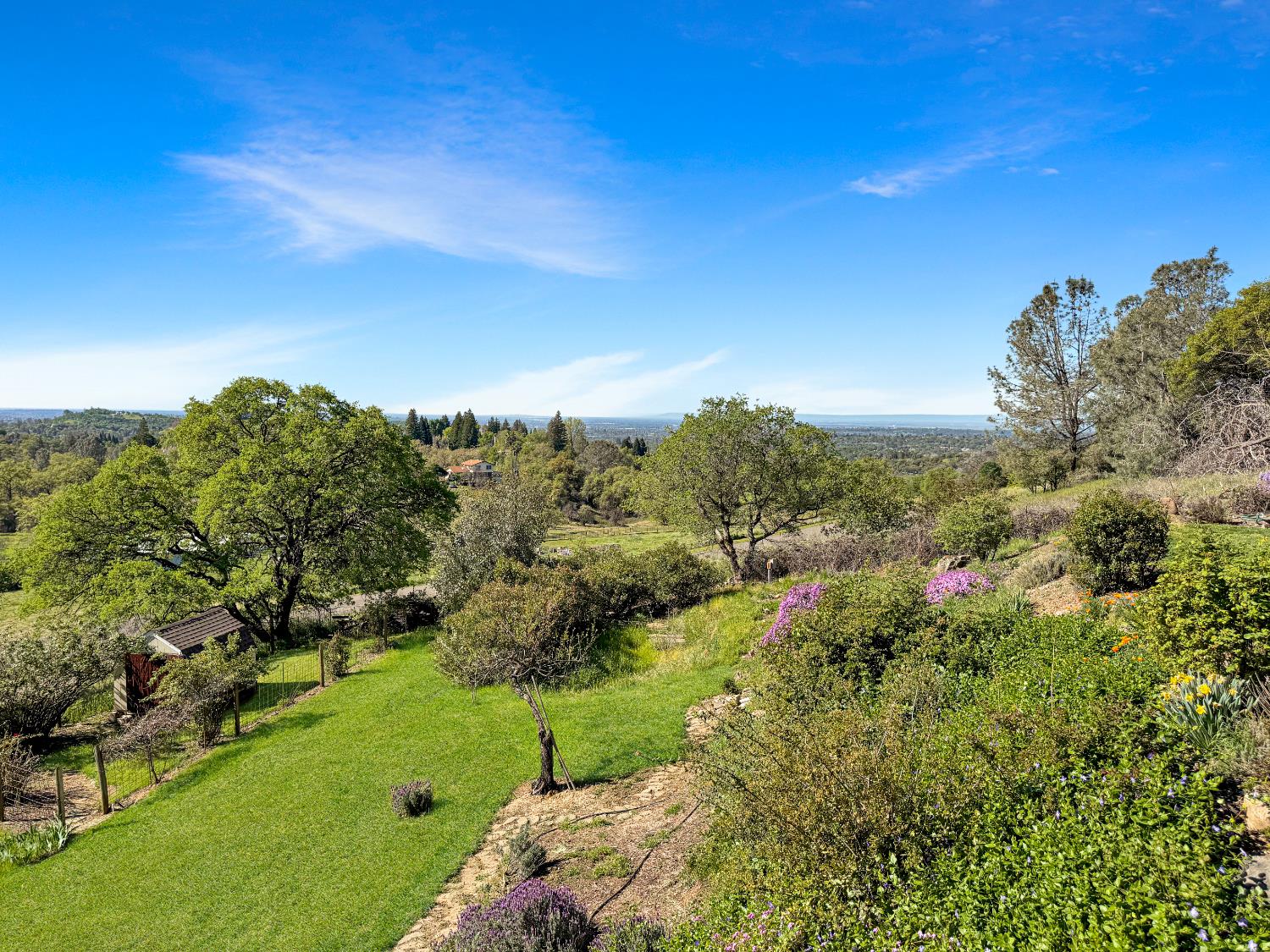 10100 Indian Hill Road Newcastle, CA 95658 - Photo 30 of 41 a view of a city