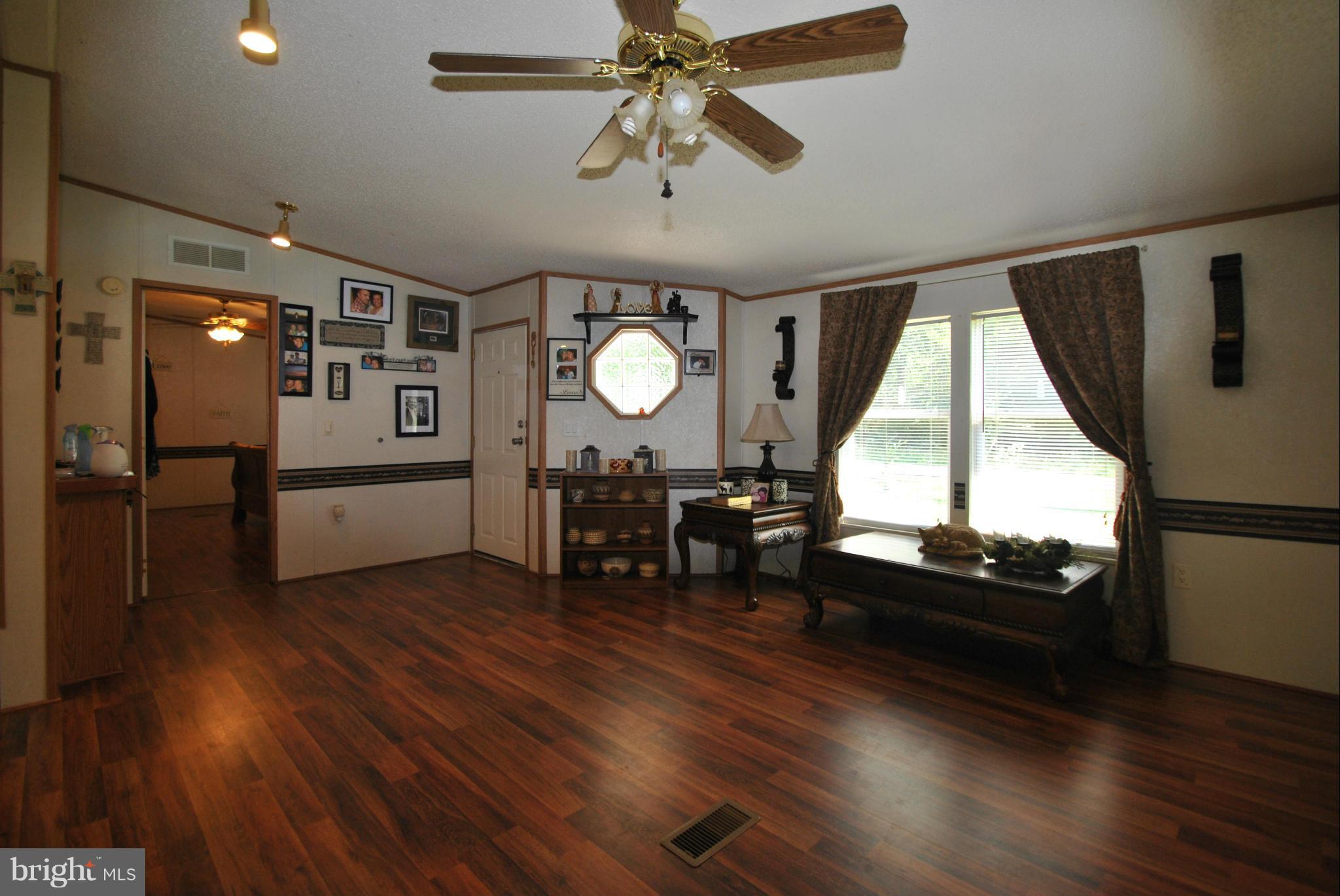 11204 Mitchell Road Rapidan, VA 22733 - Photo 3 of 12 Living Room