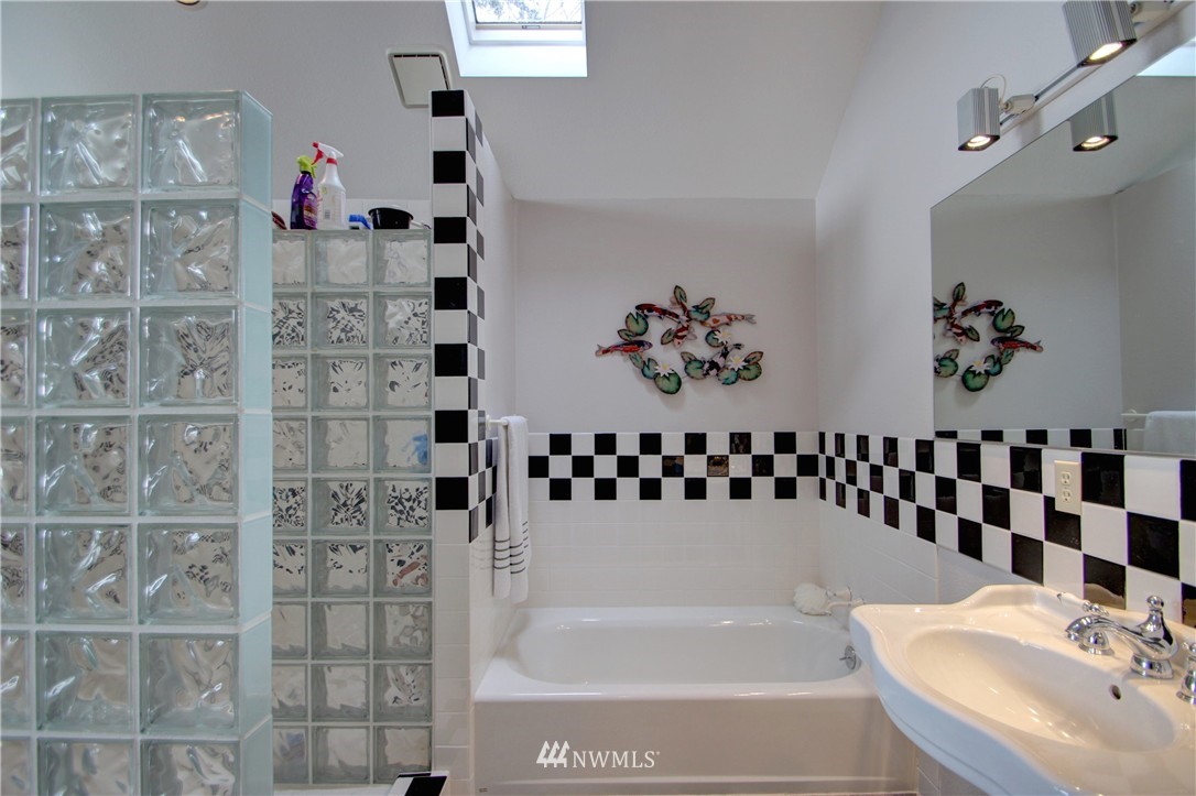 11430 Walker Road Mount Vernon, WA 98273 - Photo 11 of 25 Gallery Image 11