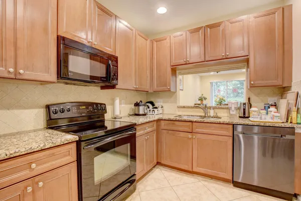 $3,350 | 16089 Poppy Seed Circle, Unit 2006, Delray Beach, FL 33484