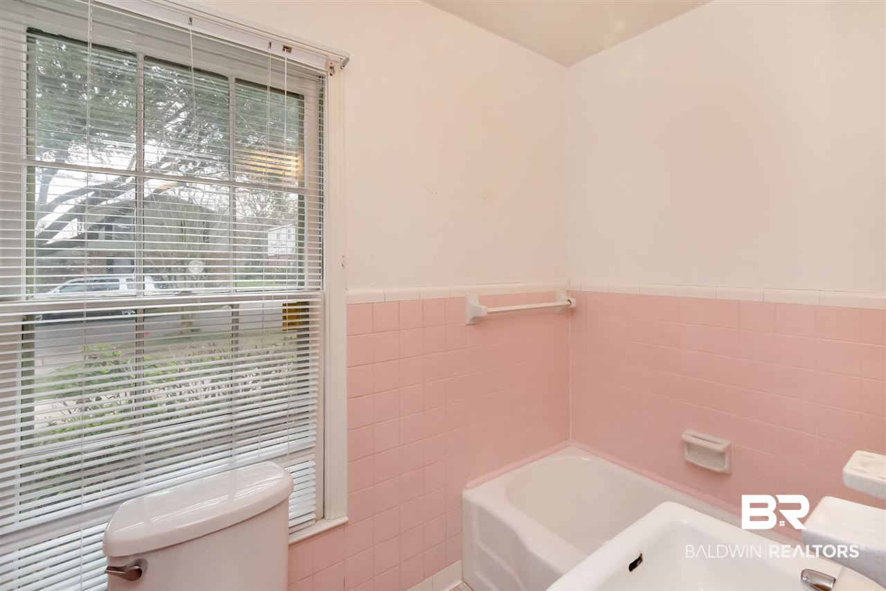 402 Coventry Way Mobile, AL 36606 - Photo 24 of 39