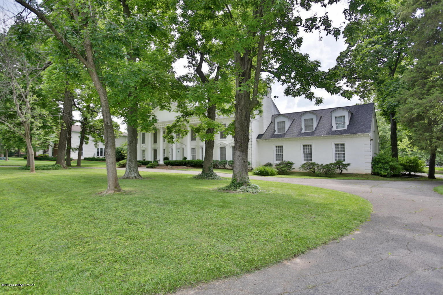 802 Rugby Place Louisville, KY 40222 - Photo 3 of 49 20161101164855822643000000-o