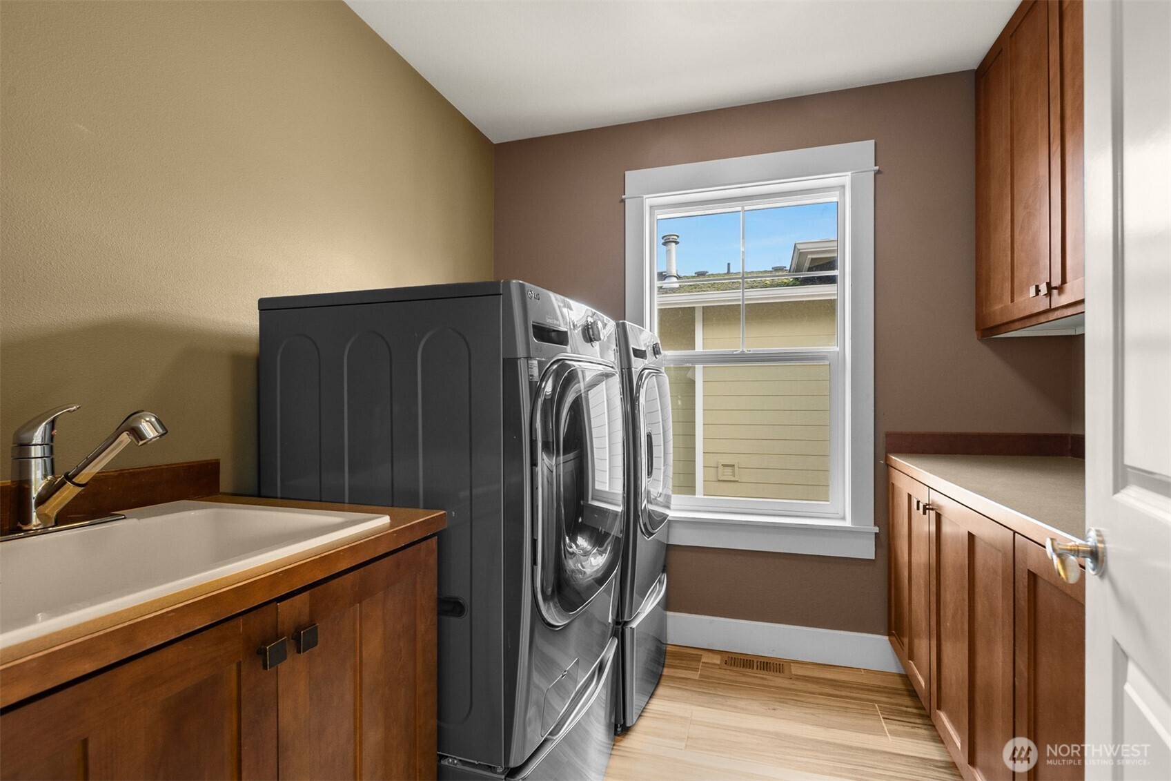 1500 South 5th Place Renton, WA 98057 - Photo 25 of 40 a utility room with dryer and washer