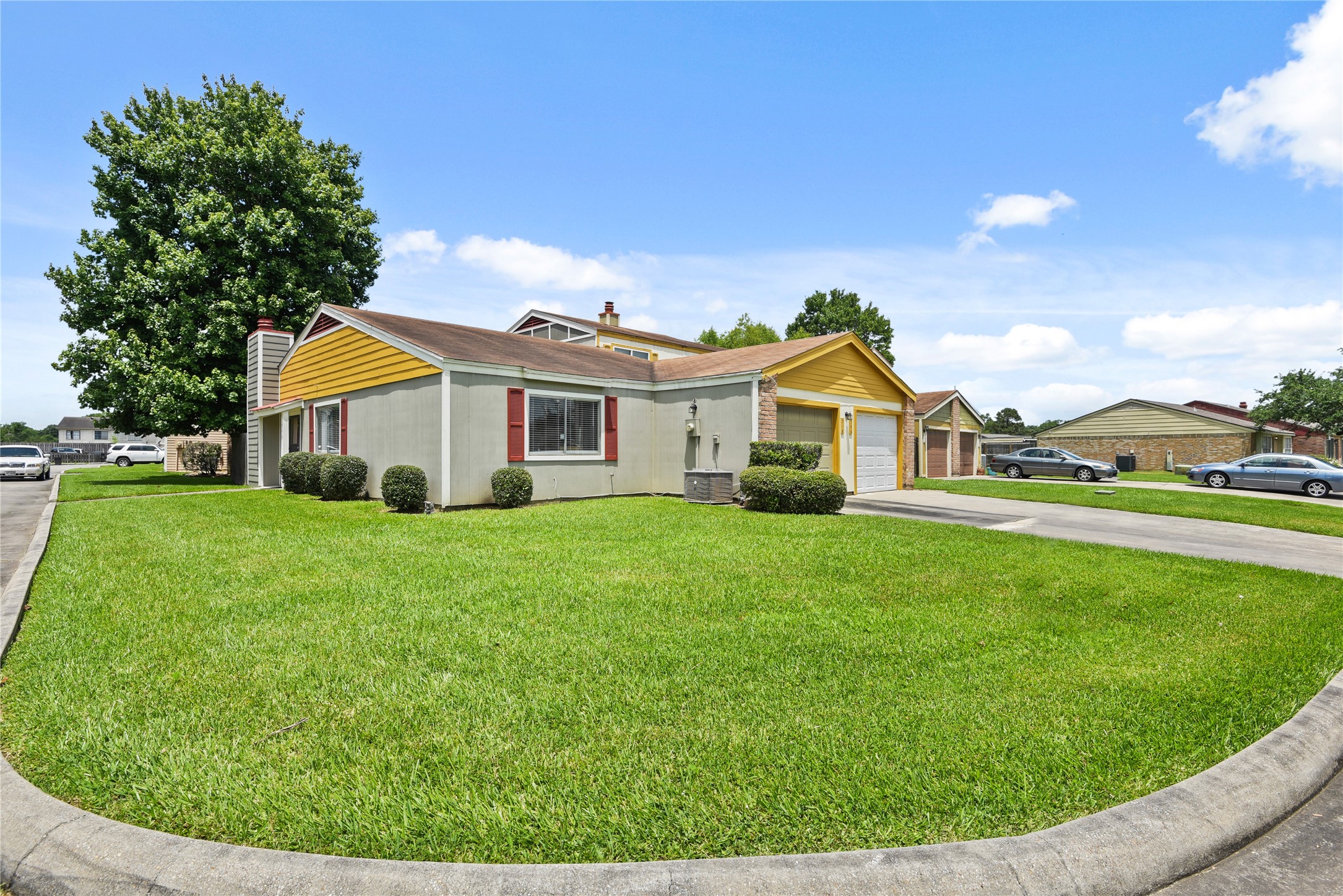 546 Georgetown Street, Unit 4 Beaumont, TX 77707 - Photo 2 of 14 a view of a house with a yard