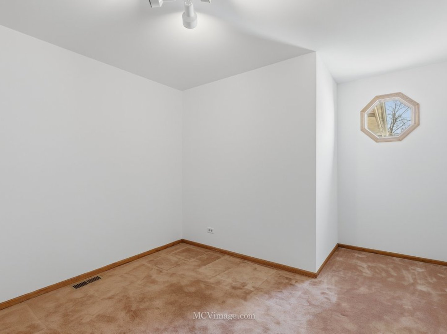 729 Eighth Avenue Addison, IL 60101 - Photo 9 of 21