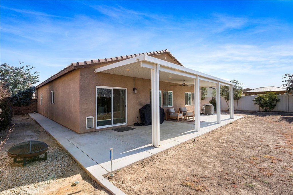 31228 Scrub Jay Road Winchester, CA 92596 - Photo 35 of 43 Walkways are done on both sides!