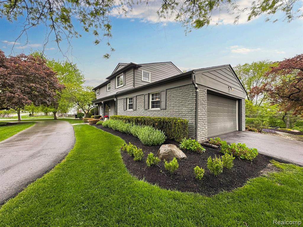 29958 Barwell Road Farmington Hills, MI 48334 - Photo 5 of 48