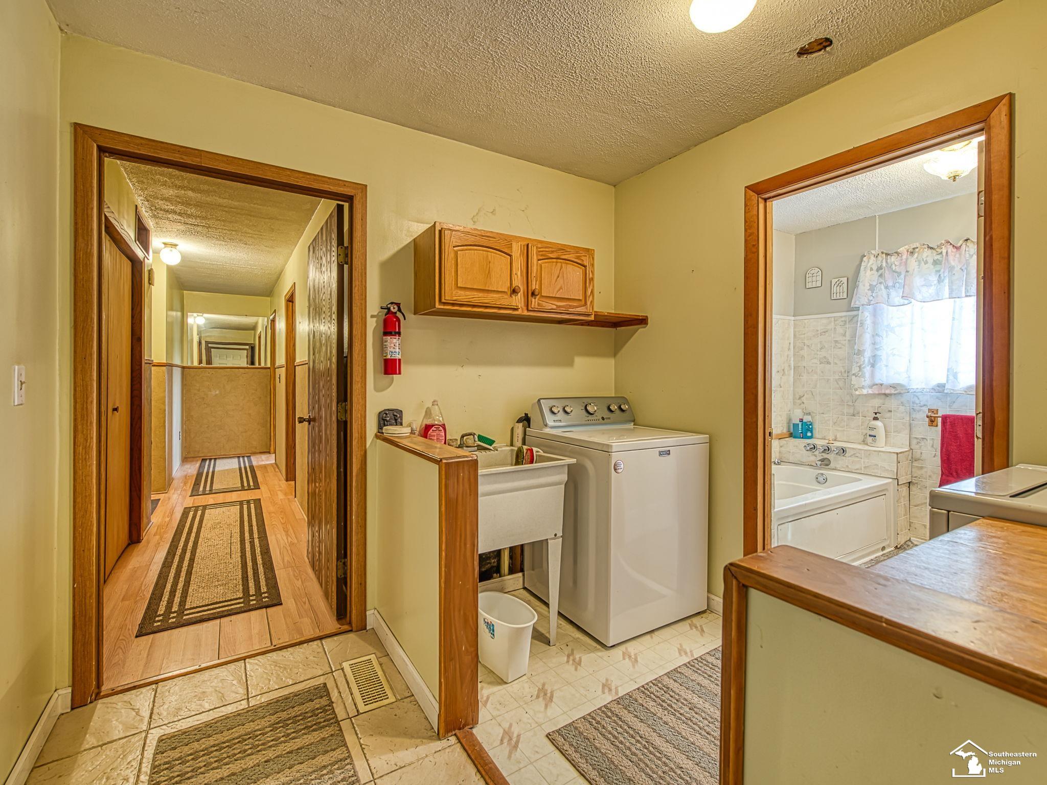 8655 Ida Maybee Road Monroe, MI 48162 - Photo 3 of 35 50193593-fffafeb4-2edc-4e77-a595-df10b3fdc77a.JPG