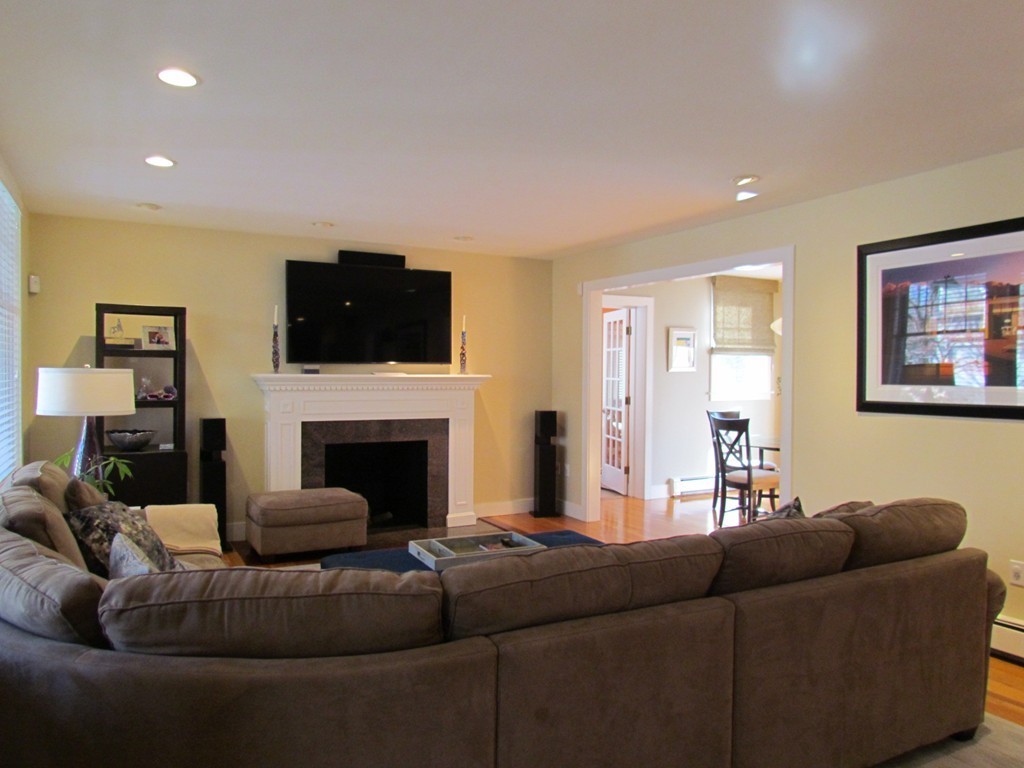 74 Thornton Road Needham, MA 02492 - Photo 4 of 28