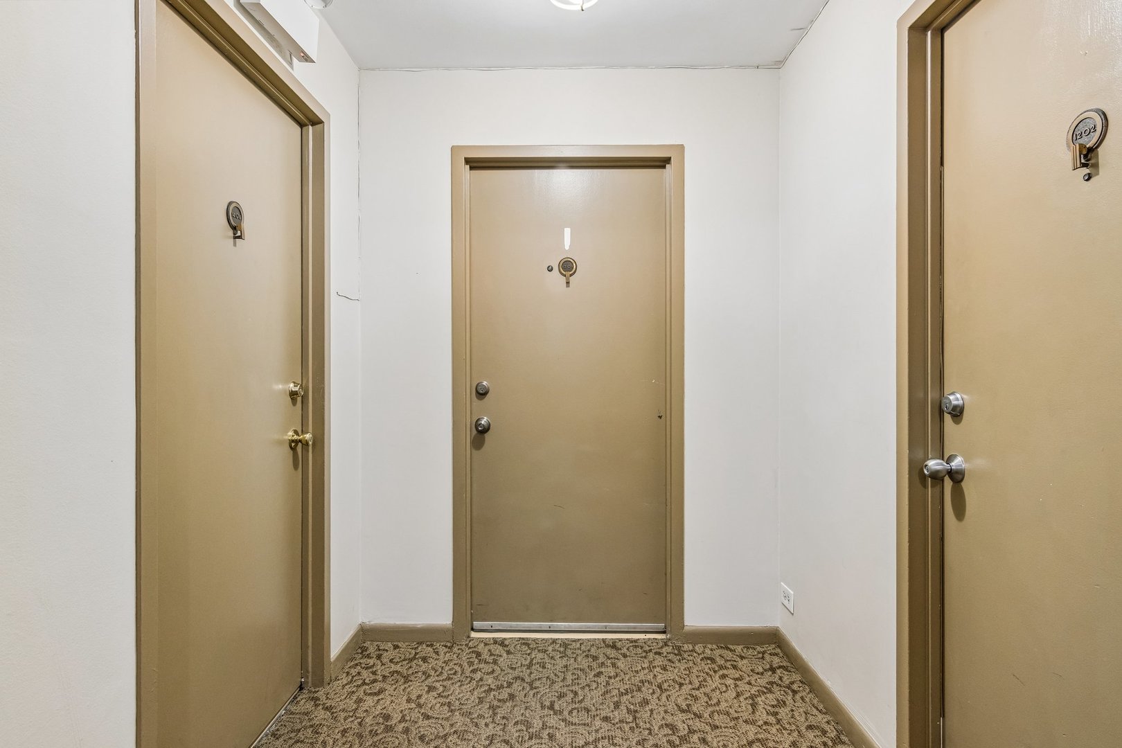 2909 North Sheridan Road, Unit 1201 Chicago, IL 60657 - Photo 22 of 32