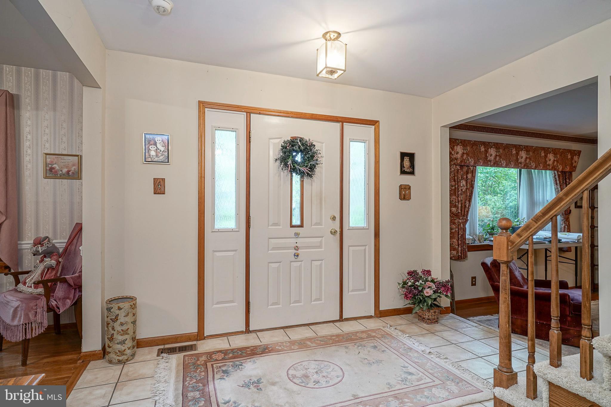 5 Meadowbrook Drive Shamong, NJ 08088 - Photo 3 of 39 a view of an entryway with livingroom