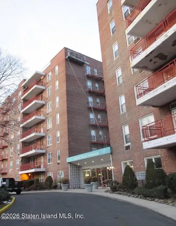 $325,000 | 55 Austin Place, Unit 1W | Tompkinsville