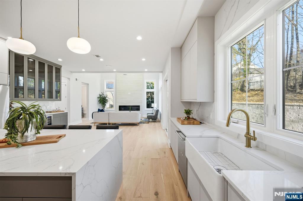 11 Rale Terrace Livingston, NJ 07039 - Photo 14 of 50