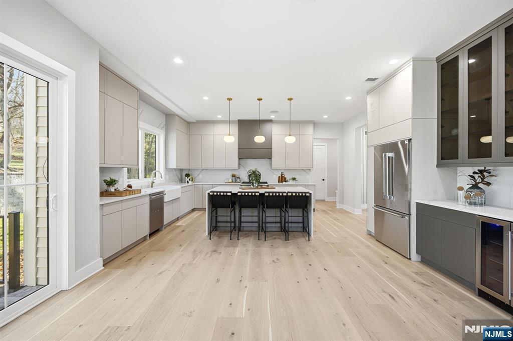 11 Rale Terrace Livingston, NJ 07039 - Photo 9 of 50