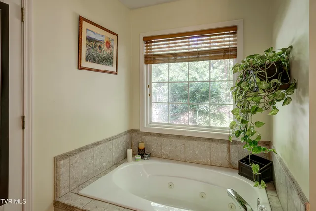 $489,900 | 144 Blue Bird Drive, Johnson City, TN 37601