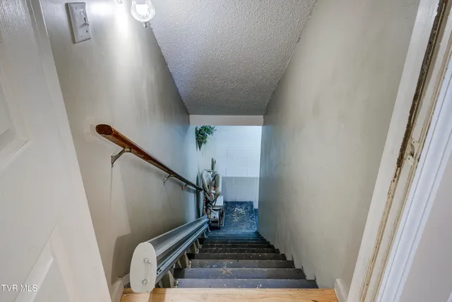 $489,900 | 144 Blue Bird Drive, Johnson City, TN 37601