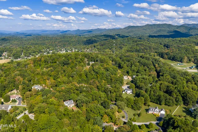 $489,900 | 144 Blue Bird Drive, Johnson City, TN 37601