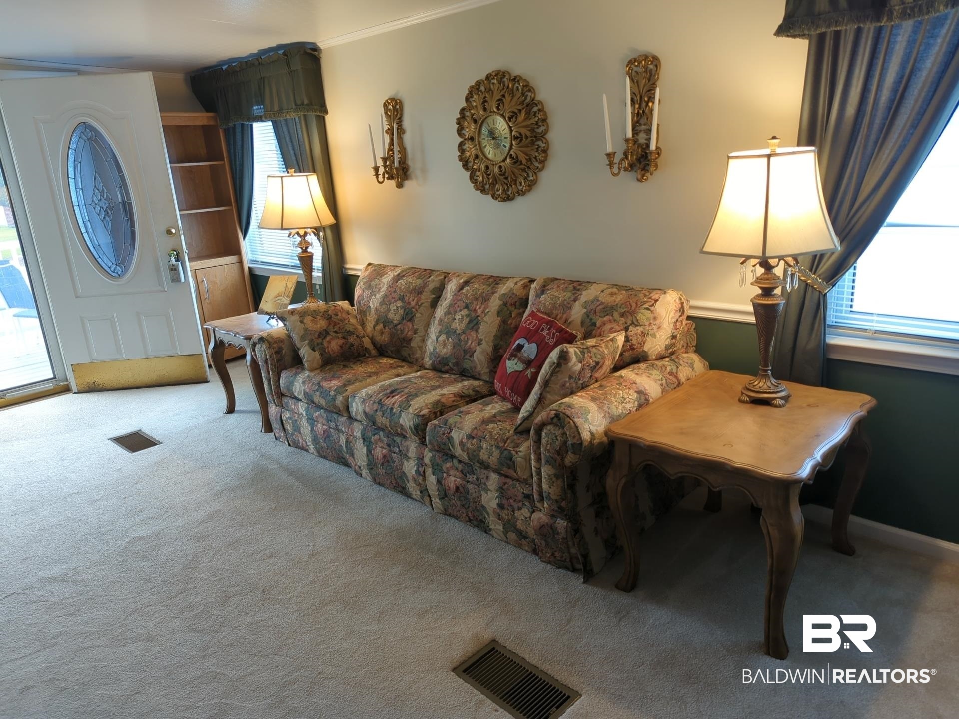 24711 Miflin Road, Unit D8 Elberta, AL 36530 - Photo 17 of 62 Living Room