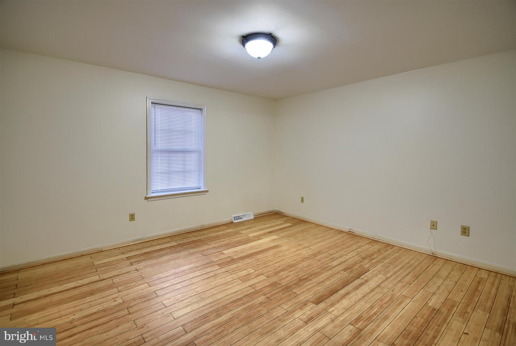 401 Dalton Road Oxford, PA 19363 - Photo 20 of 37 wooden floor in a room