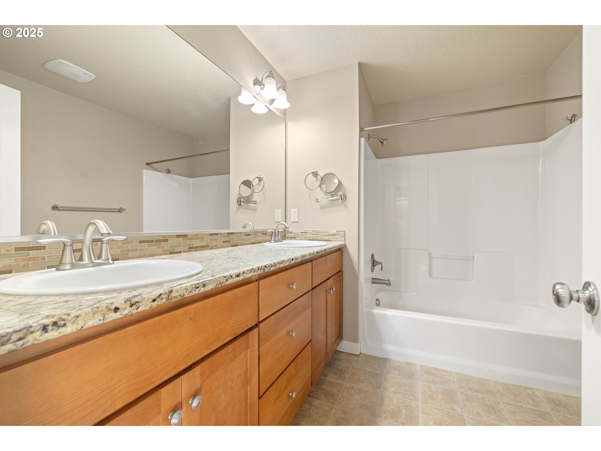 11464 Southwest 96th Avenue Portland, OR 97223 - Photo 19 of 43