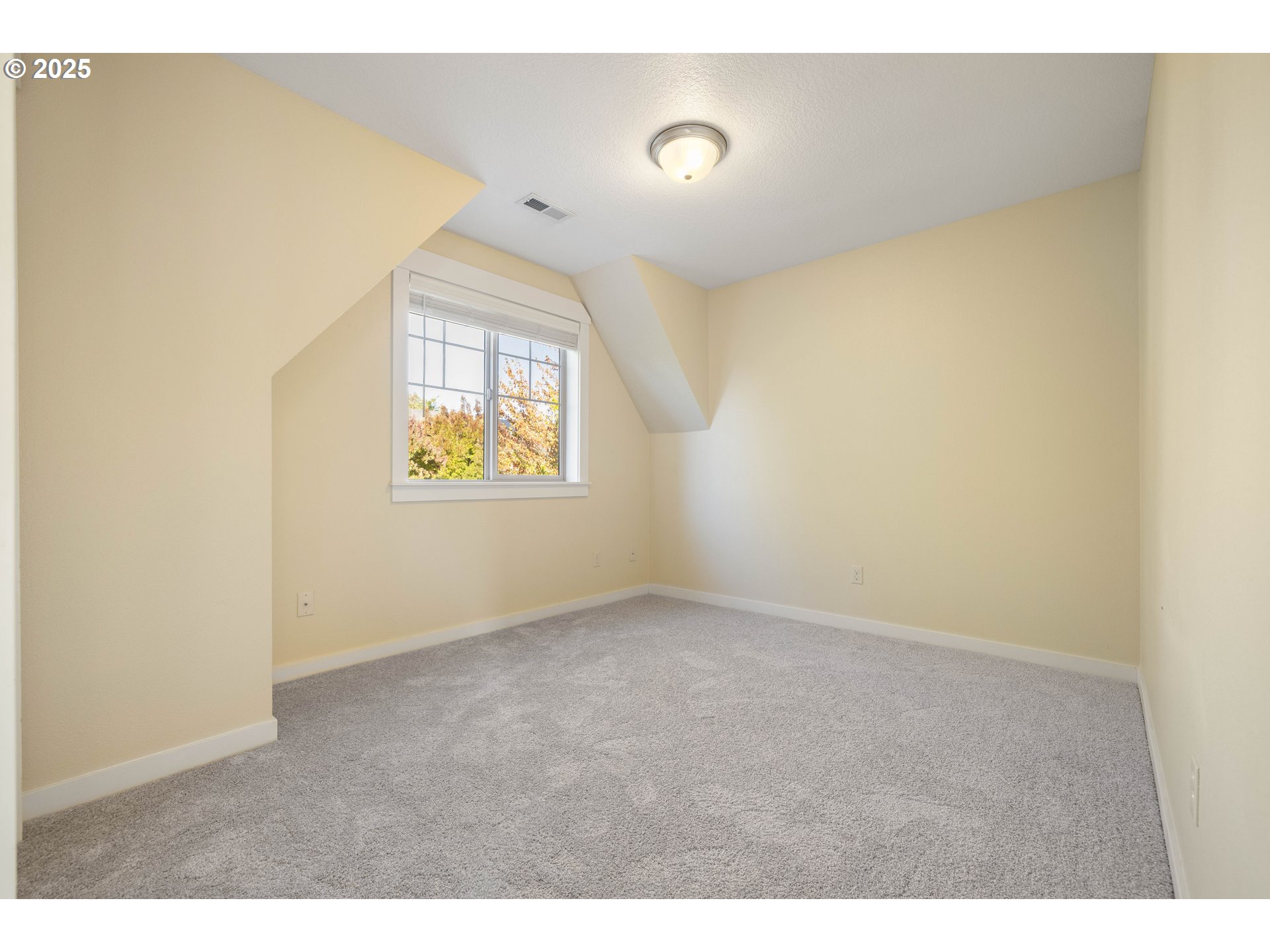 11464 Southwest 96th Avenue Portland, OR 97223 - Photo 22 of 43
