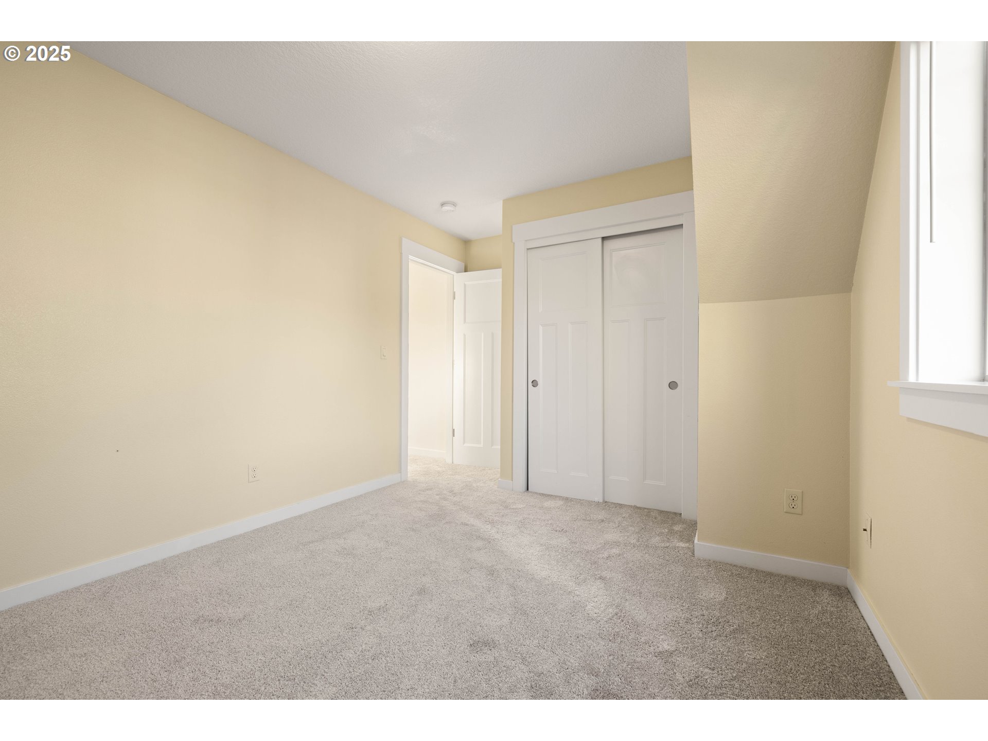 11464 Southwest 96th Avenue Portland, OR 97223 - Photo 23 of 43