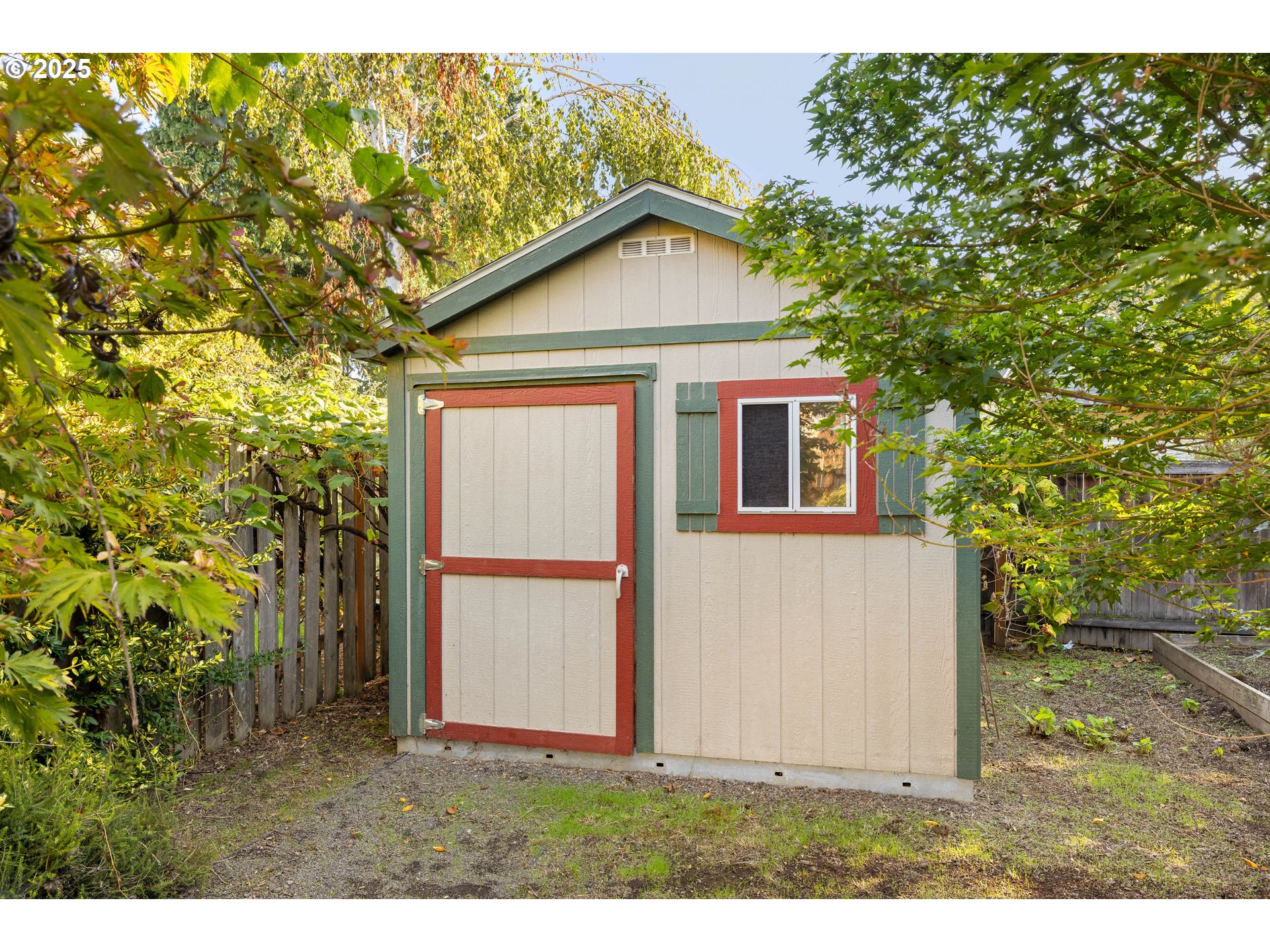 11464 Southwest 96th Avenue Portland, OR 97223 - Photo 38 of 43
