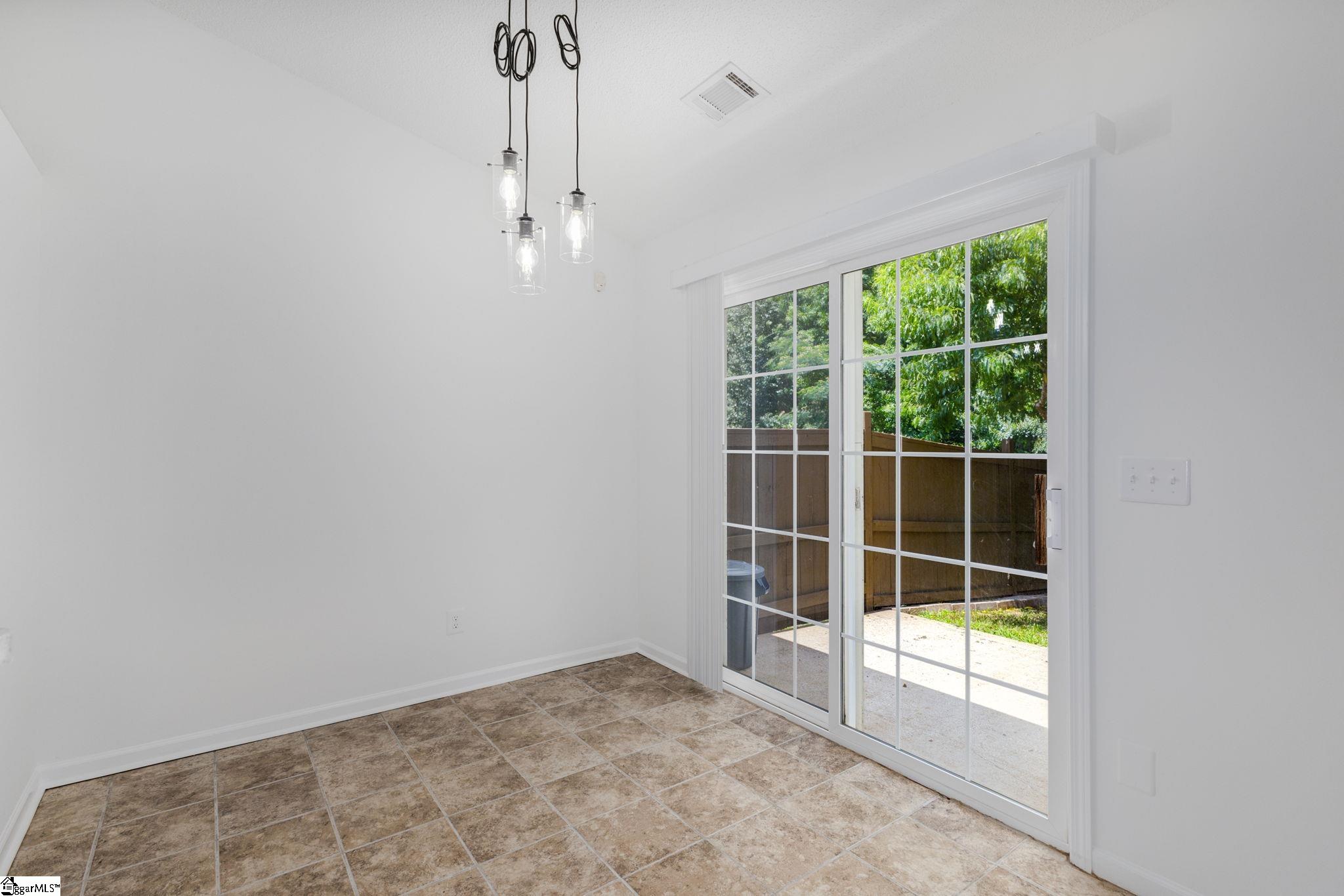 319 Highgate Circle Greer, SC 29650 - Photo 9 of 36