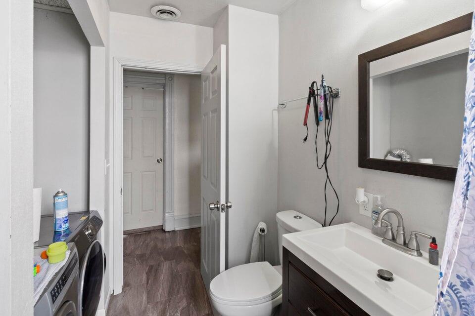 2139 North 18th Street, Unit 2139A/2141 Milwaukee, WI 53205 - Photo 13 of 25 Bath Unit 2