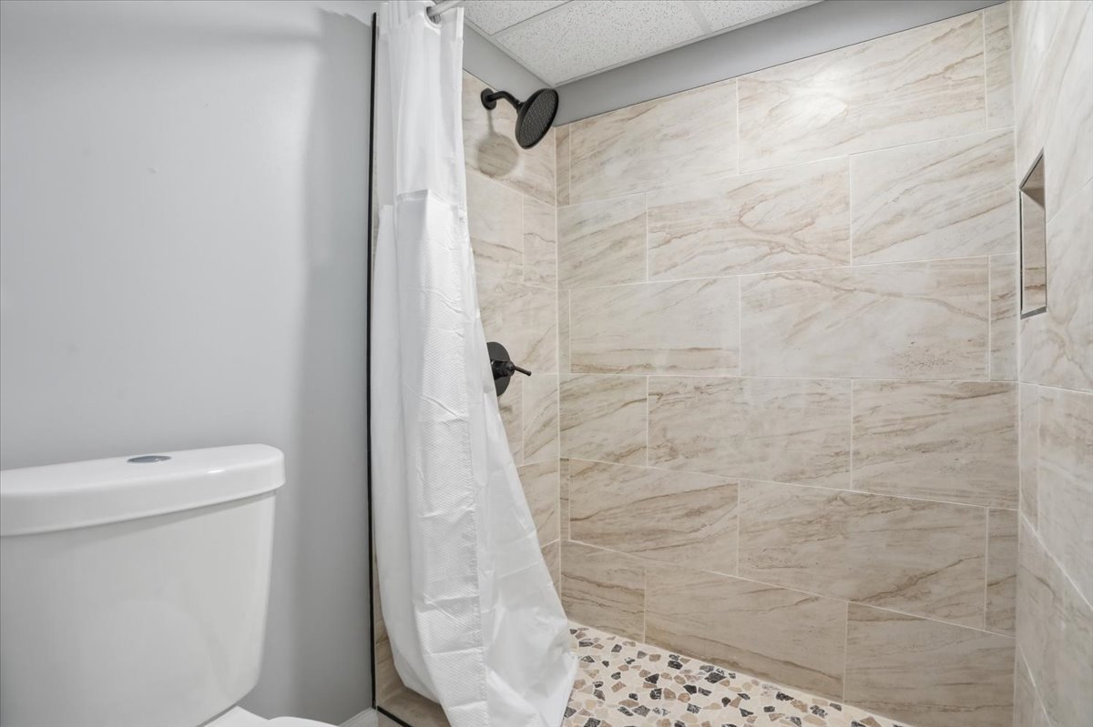 2320 West Cheyenne Road Waukegan, IL 60087 - Photo 14 of 18